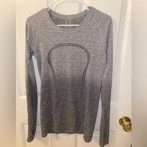 Size 8 lululemon swiftly tech long sleeve